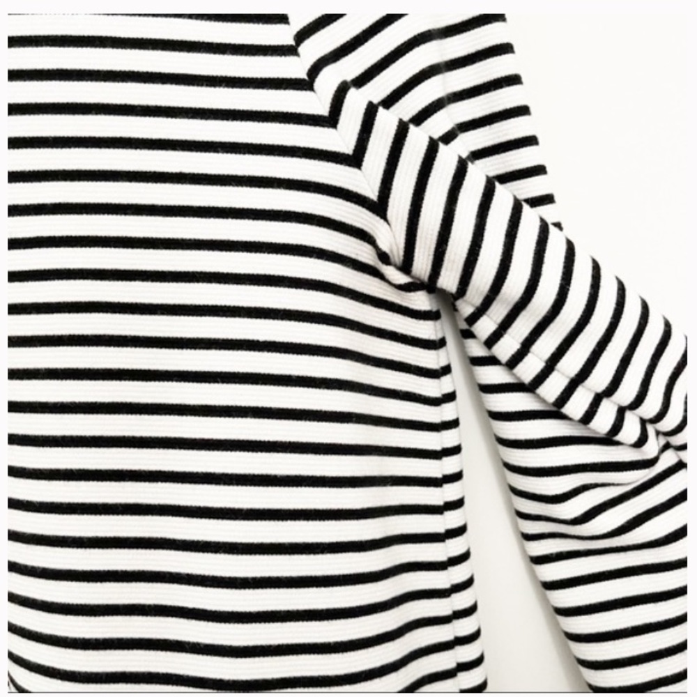 Banana republic stripped top - Picture 7 of 7